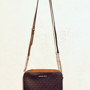 Michael Kors Signature Jet Set Brown Crossbody Bag EUC